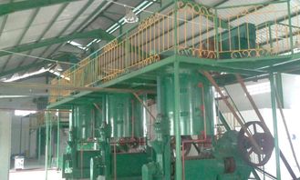 Fabricación在plansa de acahuete de acahuete girasol de coco de la Virgen的aceite